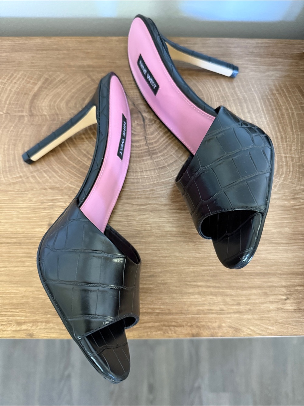 New⭐️Nine West Black Croc-Embossed Open-Toe Mules with Pink Insole
